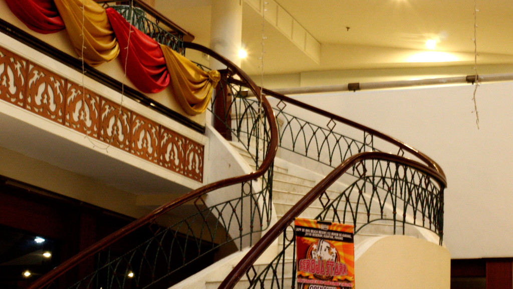 new-picture-1920px-lobby